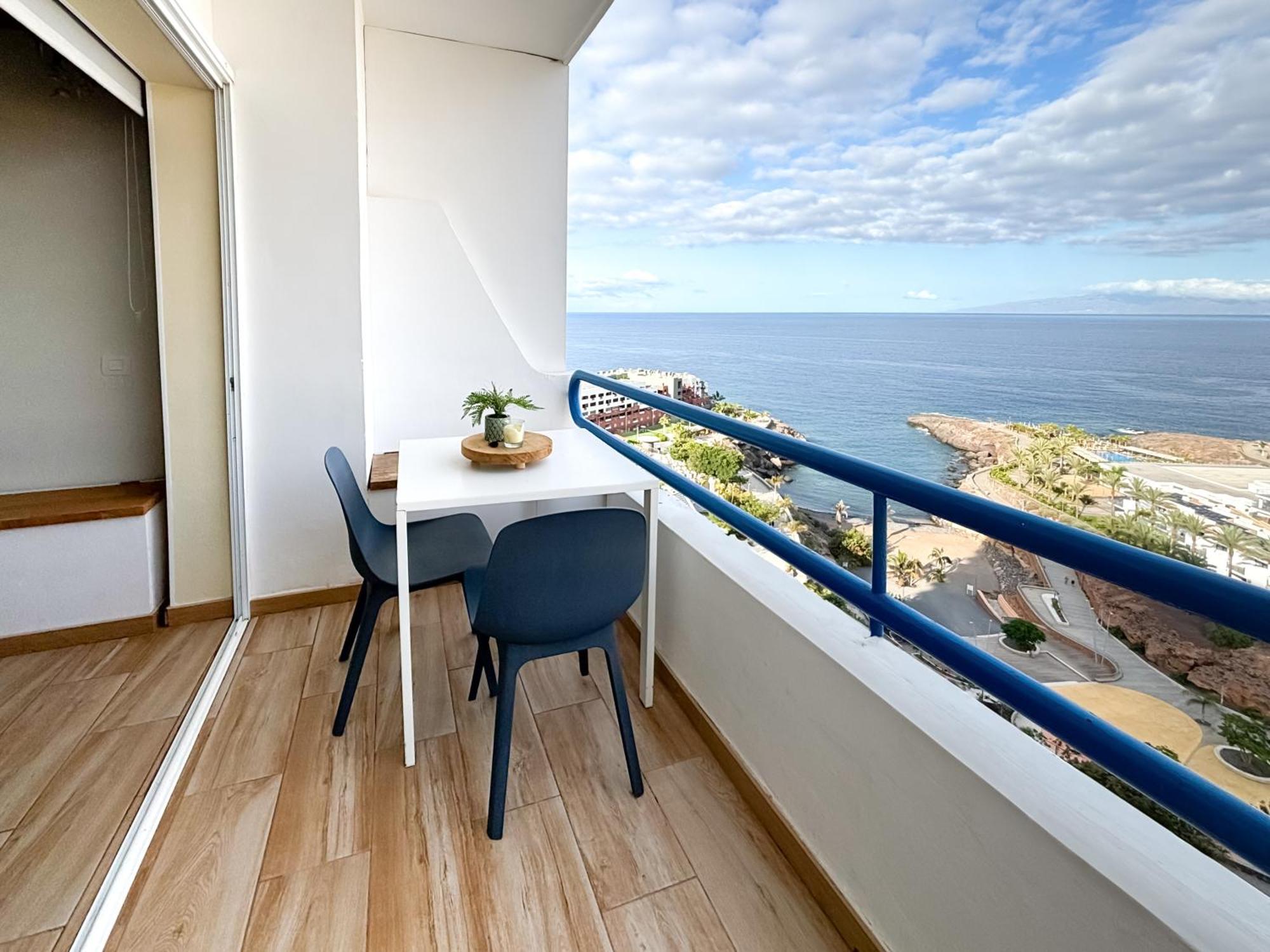 Lovely Modern Studio With An Incredible View Адехе Экстерьер фото